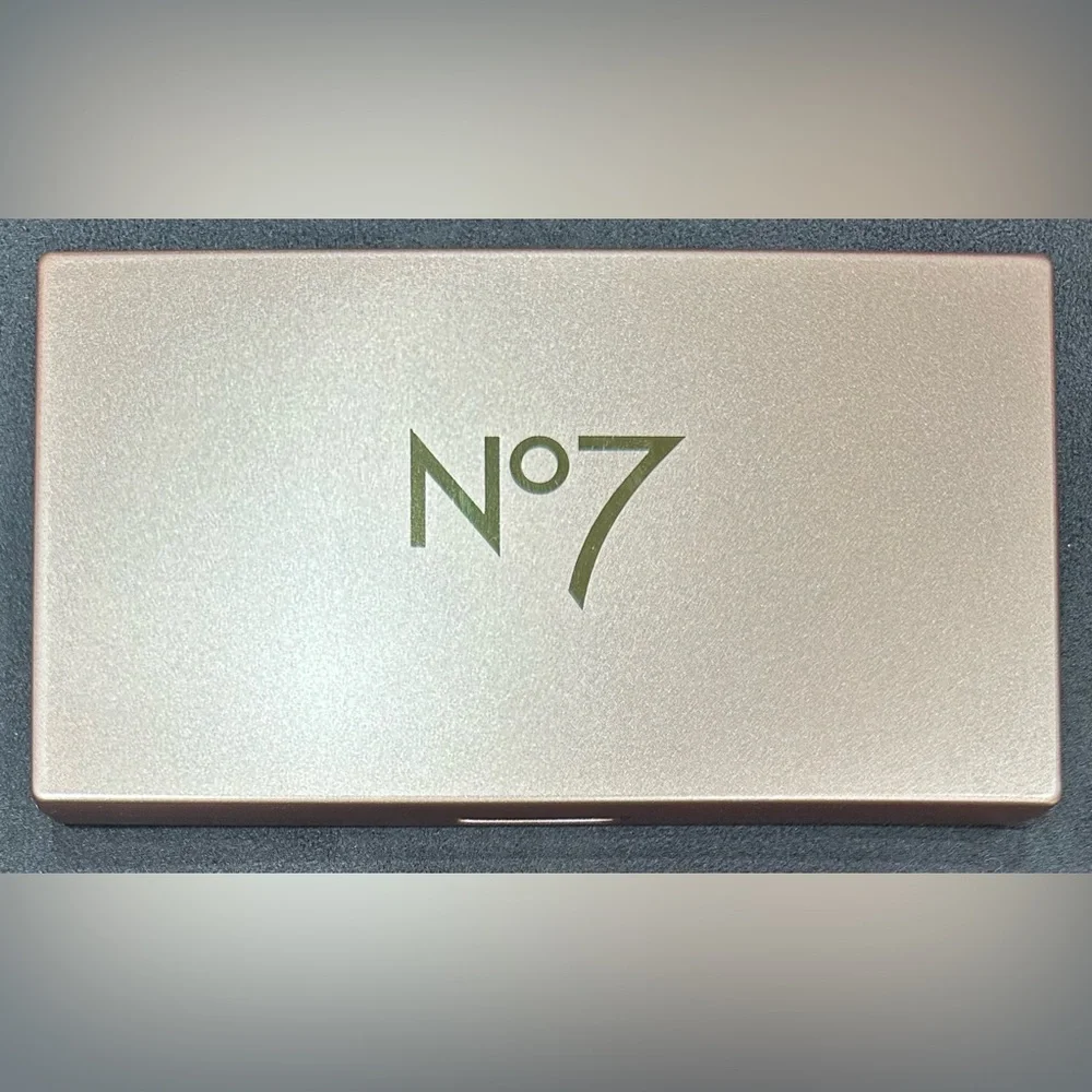 No7 A Touch of Color Face Palette - Blush, Bronzer, Lip, and Highlighter